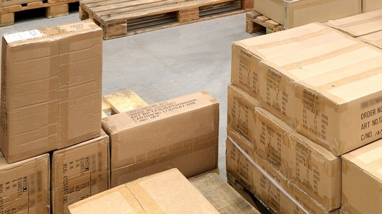 H-taped cardboard boxes